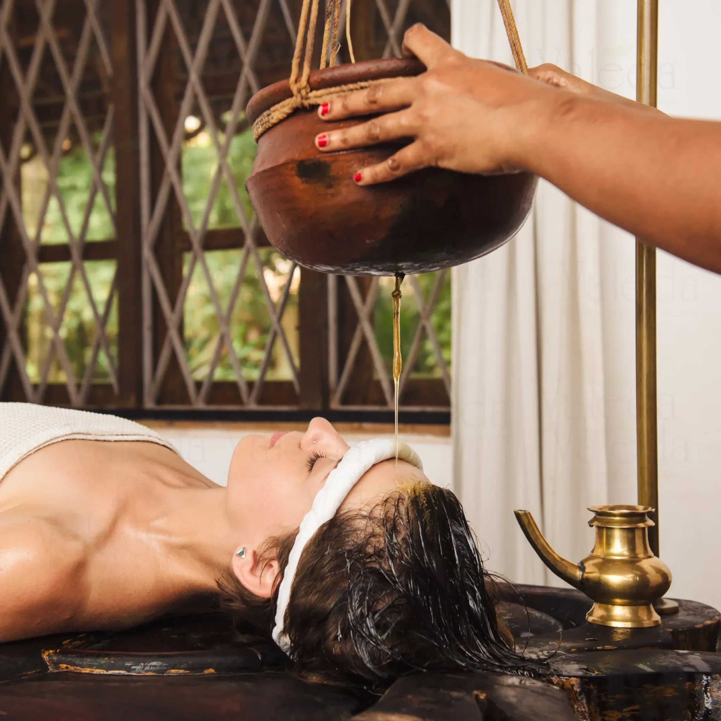 Siro-Dhaara (Tailam) & Neck Massage image